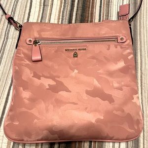 Michael kors crossbody bag